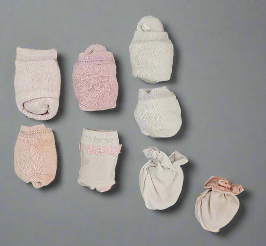 Newborn Girls Socks & Hand mittens