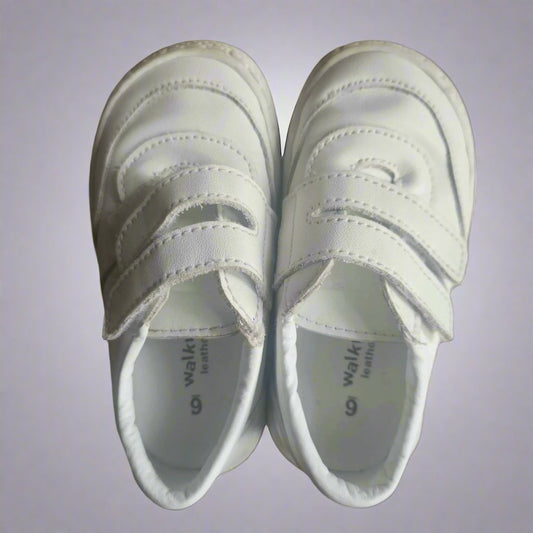 UK6 Walkmates White Sneakers